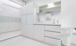 Diseño y Mobiliario para Clínicas Dentales en Moncada: Cómo Crear un Espacio Cómodo, Higiénico y de Confianza